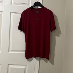 Oakley tee